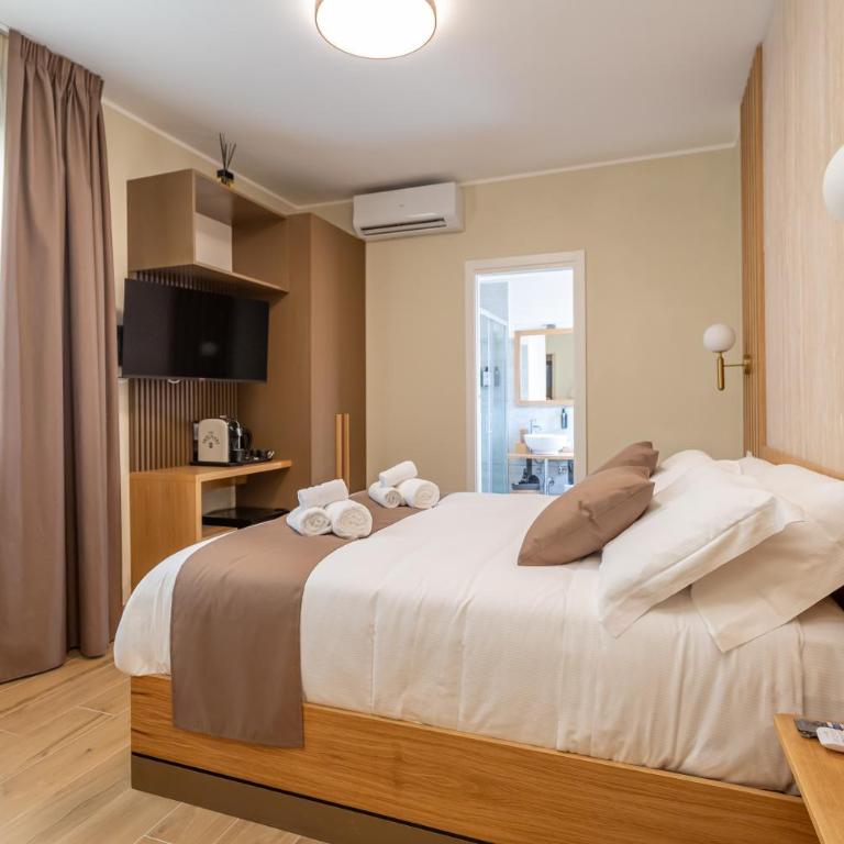 Guest House Aura - Lumys Fiumicino - Double Room with Private Bathroom - 1
