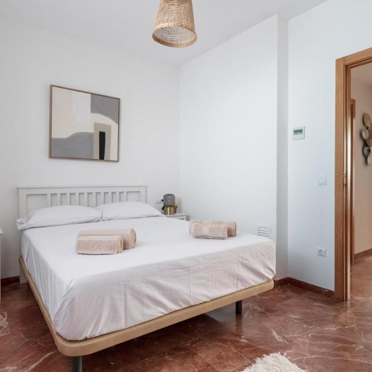 Casa con Barbacoa Piscina y Parking Privado - Casa de 3 dormitorios - 92
