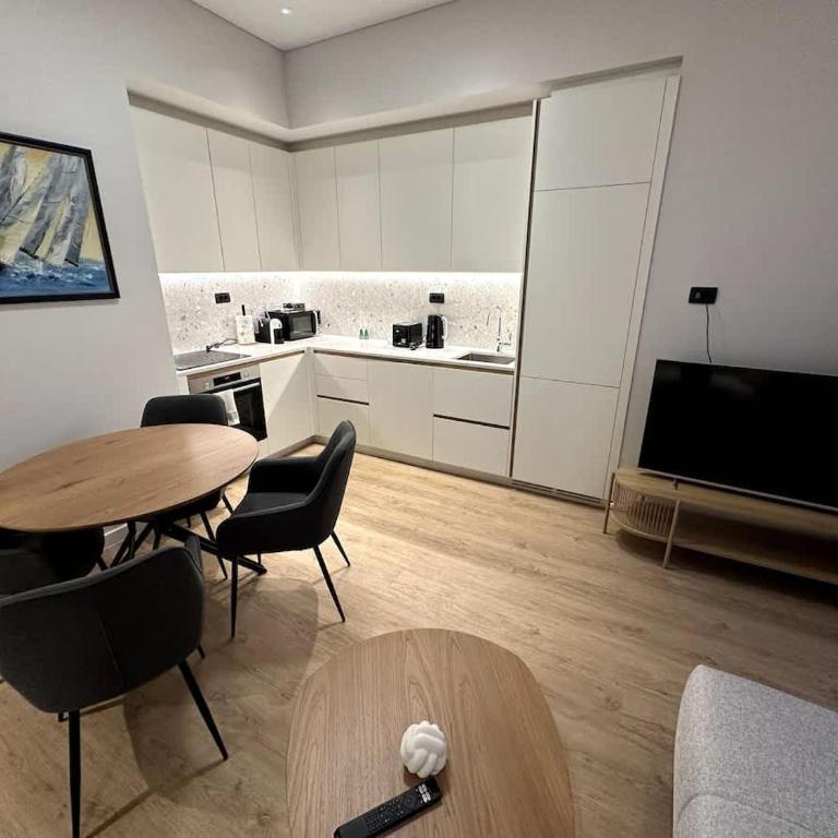 Stylish Flat by Porto Montenegro - Apartment - 3