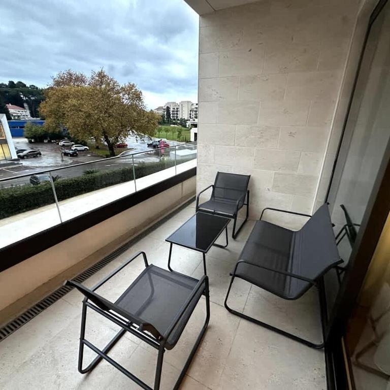 Stylish Flat by Porto Montenegro - Apartment - 12