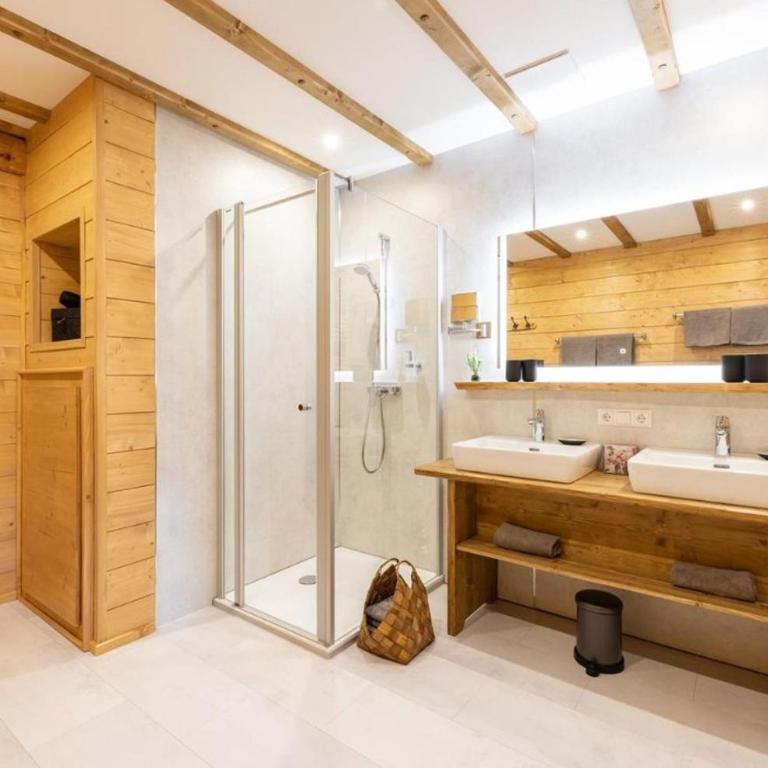 LUXURY Biochalet Charles - Suite mit Balkon - 9