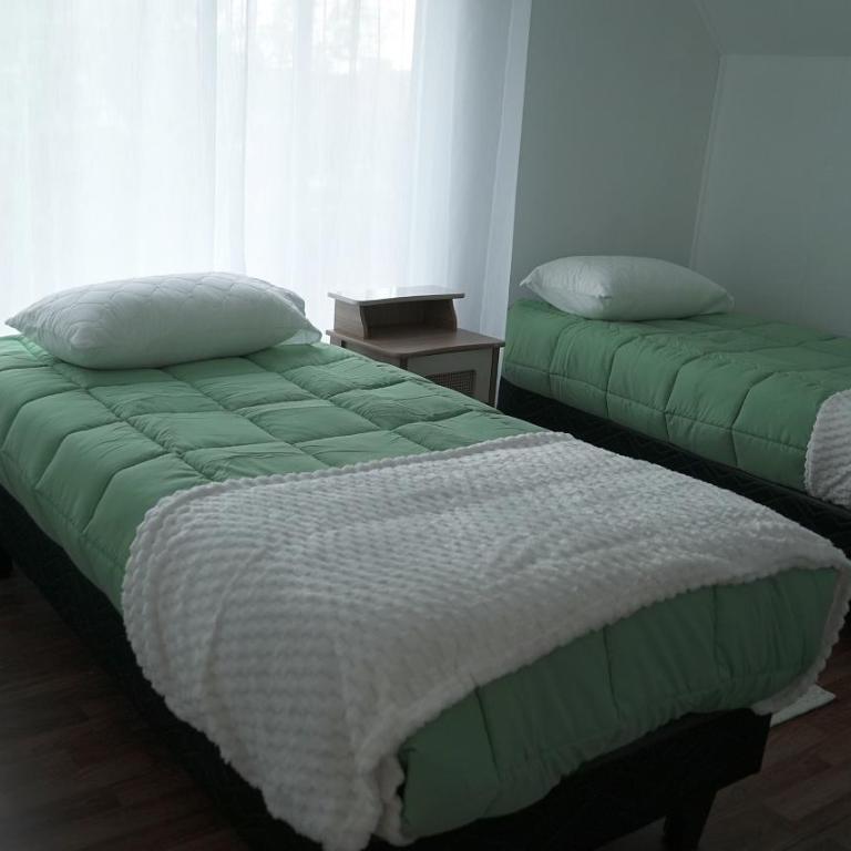 6 personas - Casa amplia y acogedora en zona residencial - Four-Bedroom House - 20