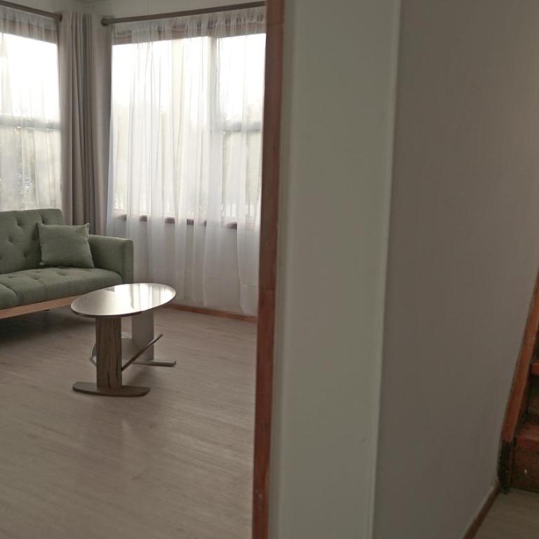 6 personas - Casa amplia y acogedora en zona residencial - Four-Bedroom House - 6