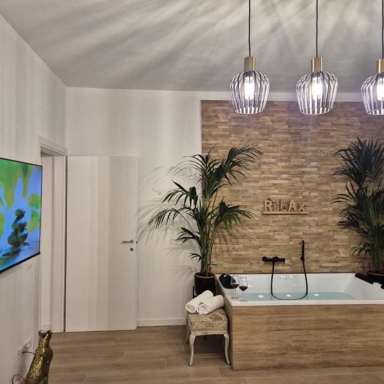 Superior Suite, Villa Joy Verona, Luxury Romantic Suite with Jacuzzi, near City Center - Appartamento - 6
