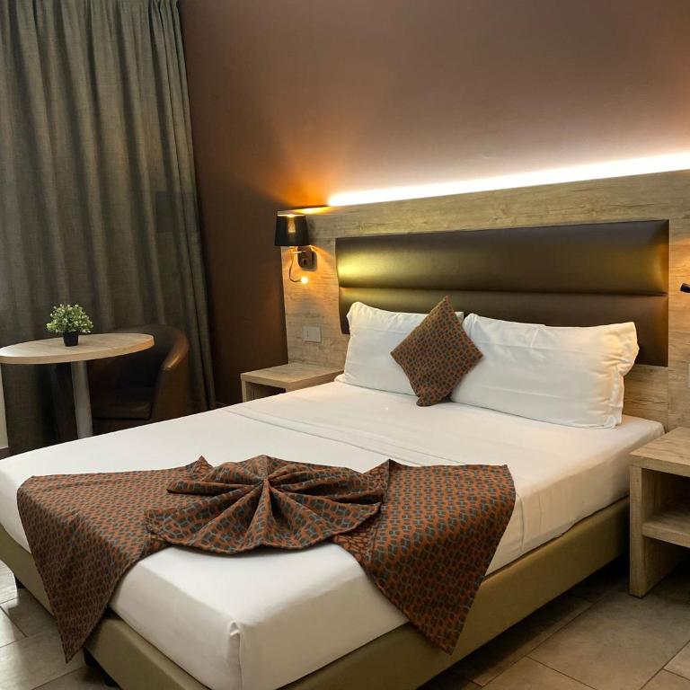 Hotel Stradivari - Camera Deluxe - 25