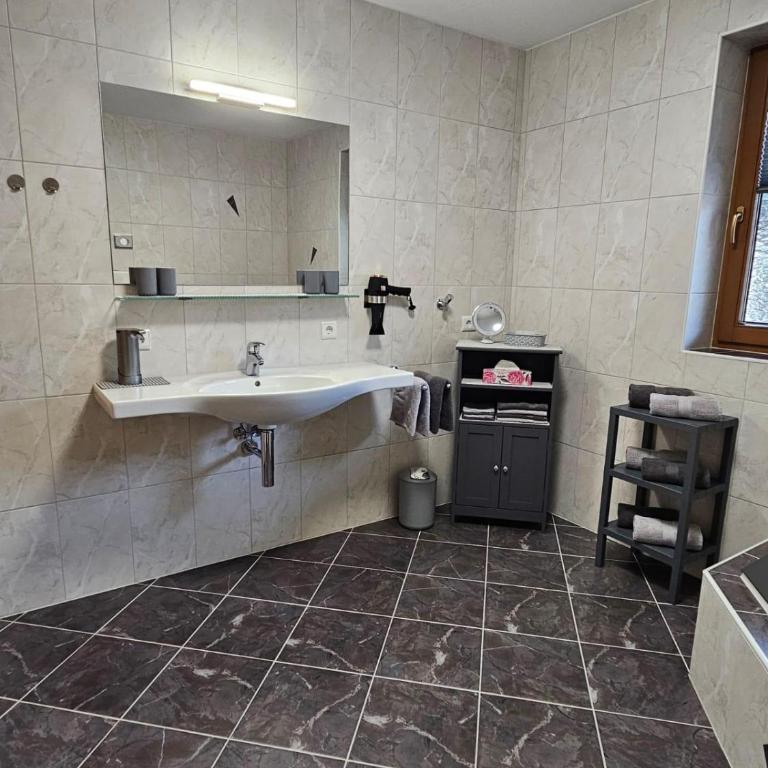 Apart Simple Living - Apartment mit 2 Schlafzimmern und Dusche - 8