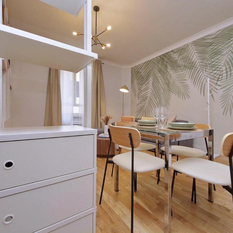 200M from the Station Deluxe Boho Oasis - One-Bedroom Apartment - 21