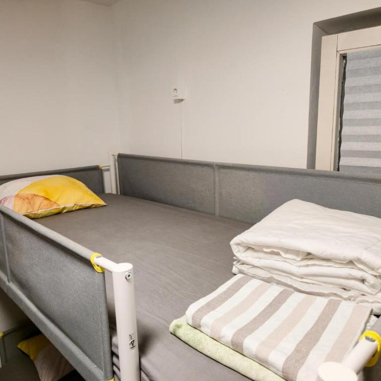 Hostel Budva - Četvorokrevetna Mešovita Spavaonica - 18