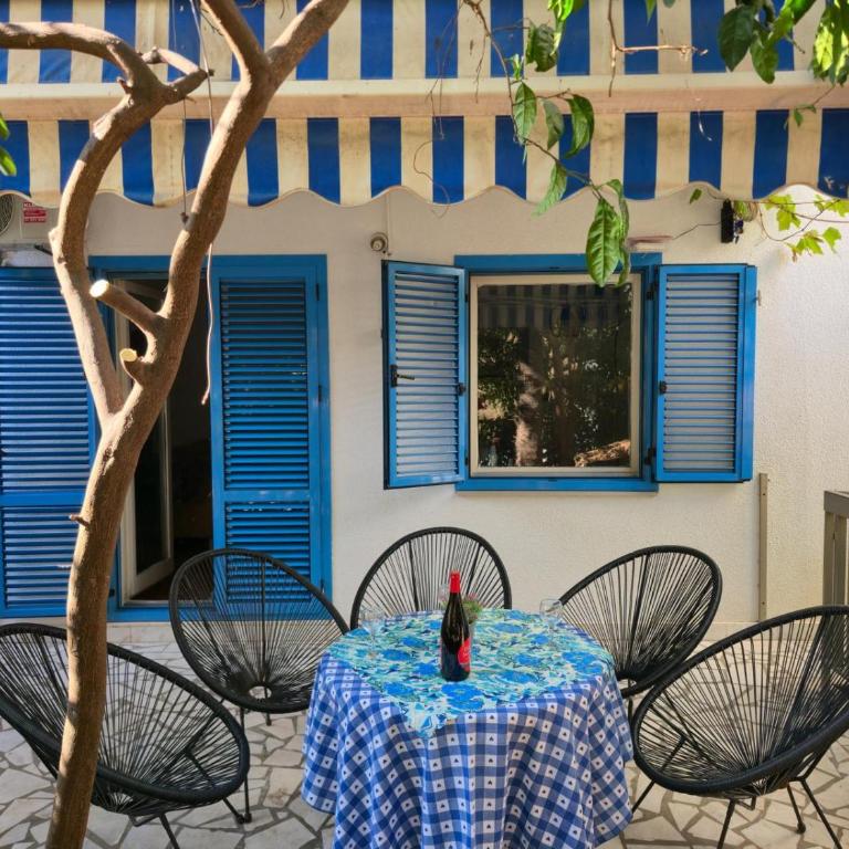 Hostel Budva - Četvorokrevetna Mešovita Spavaonica - 4