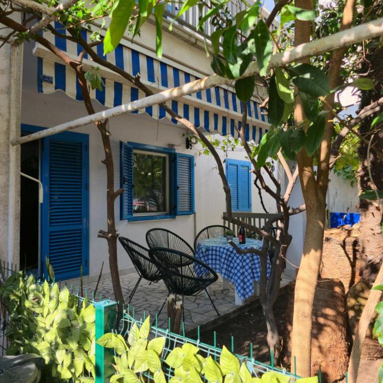 Hostel Budva - Četvorokrevetna Mešovita Spavaonica - 19