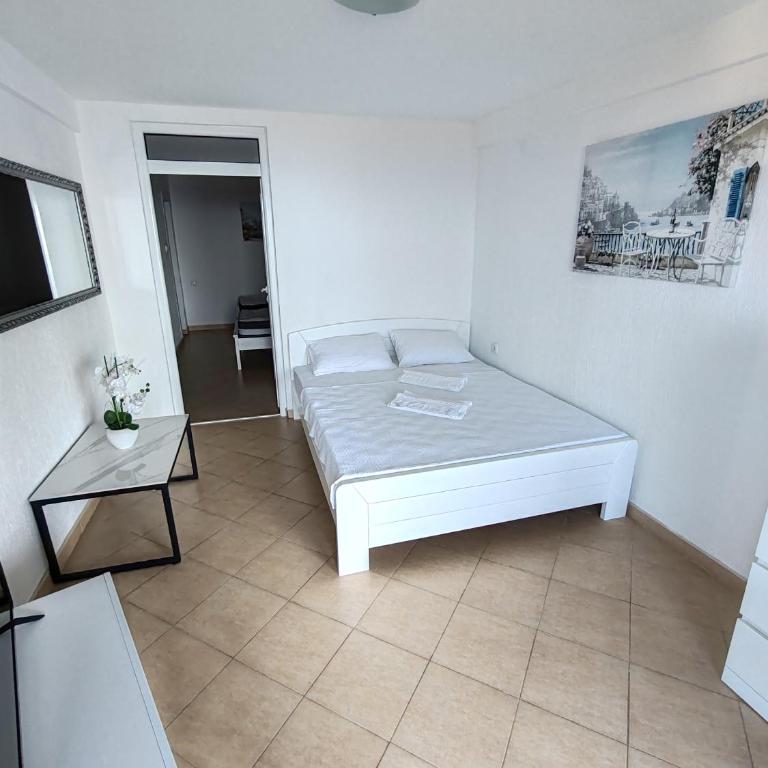 Villa Contact - One-Bedroom Apartment with Sea View and Terrace - 26