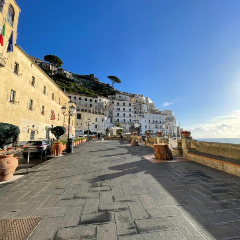 Rooftop flat in Amalfi Central "Panoramic view, Near the beach,Terrace " - Appartamento con Vista Mare - 36