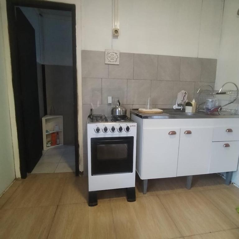comodo y luminoso monoambiente - One-Bedroom House - 22