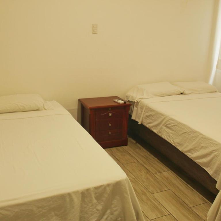 DC Suites Aeropuerto - Habitación Familiar (4 adultos) - 4