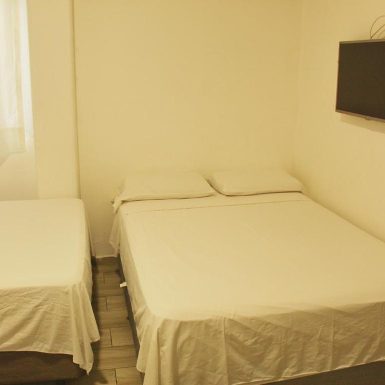 DC Suites Aeropuerto - Habitación Familiar (4 adultos) - 3