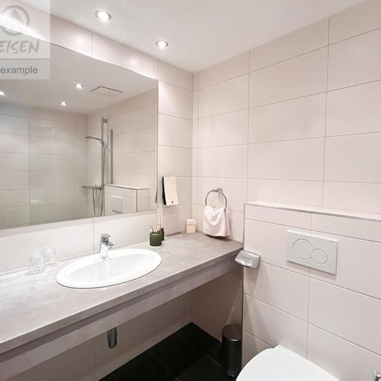 Sporthotel Bergheim - Doppelzimmer mit Zustellbett - 2