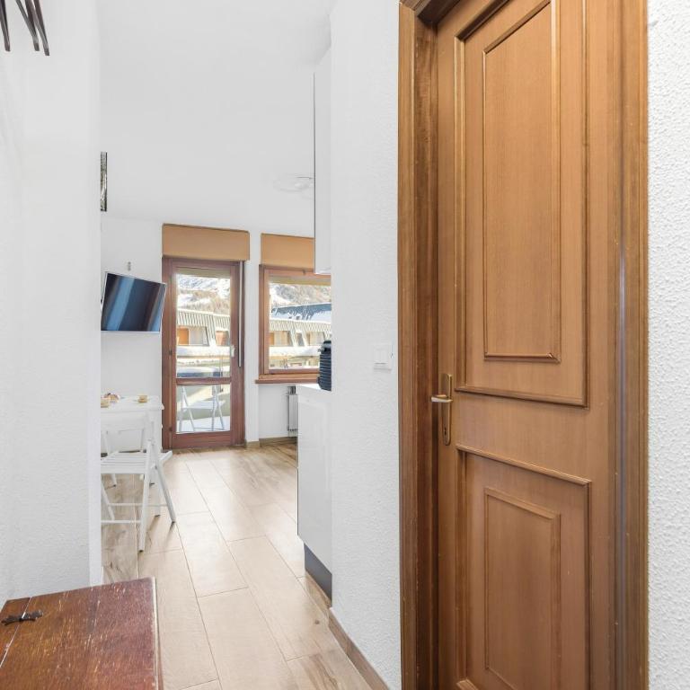 Hostdomus - Yellow Suite - Monolocale Familiare - 15