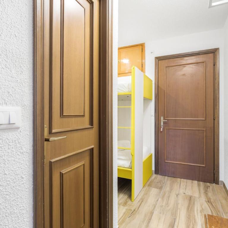 Hostdomus - Yellow Suite - Monolocale Familiare - 14
