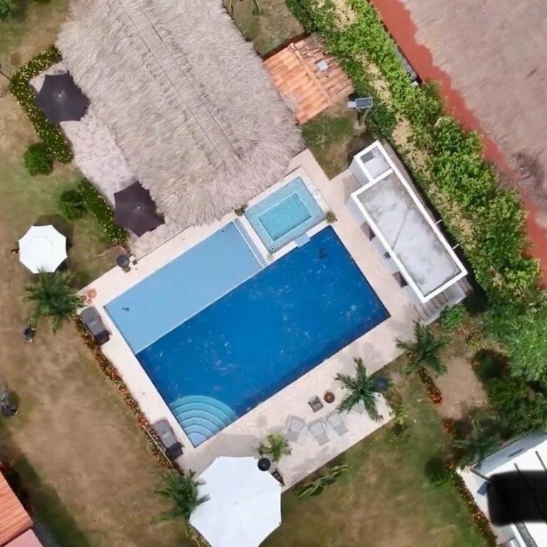 Villa with pool, jacuzzi, Turkish bath, BBQ, kiosk, and green area - Villa - 16