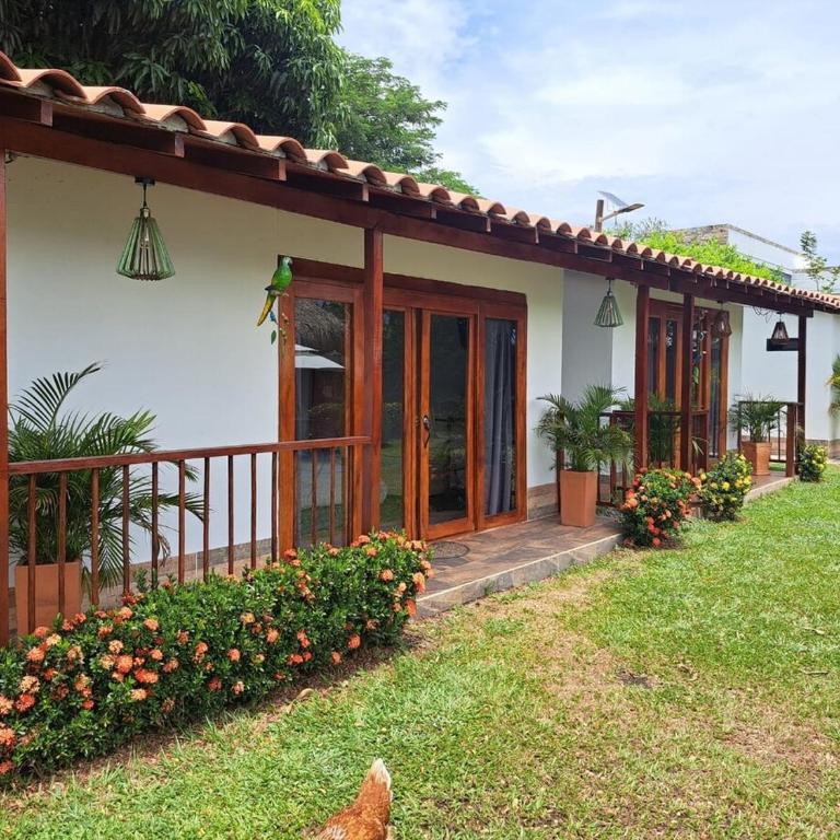 Villa with pool, jacuzzi, Turkish bath, BBQ, kiosk, and green area - Villa - 31