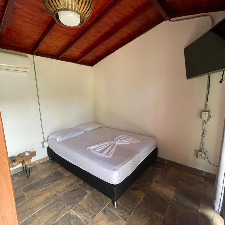 Villa with pool, jacuzzi, Turkish bath, BBQ, kiosk, and green area - Villa - 35