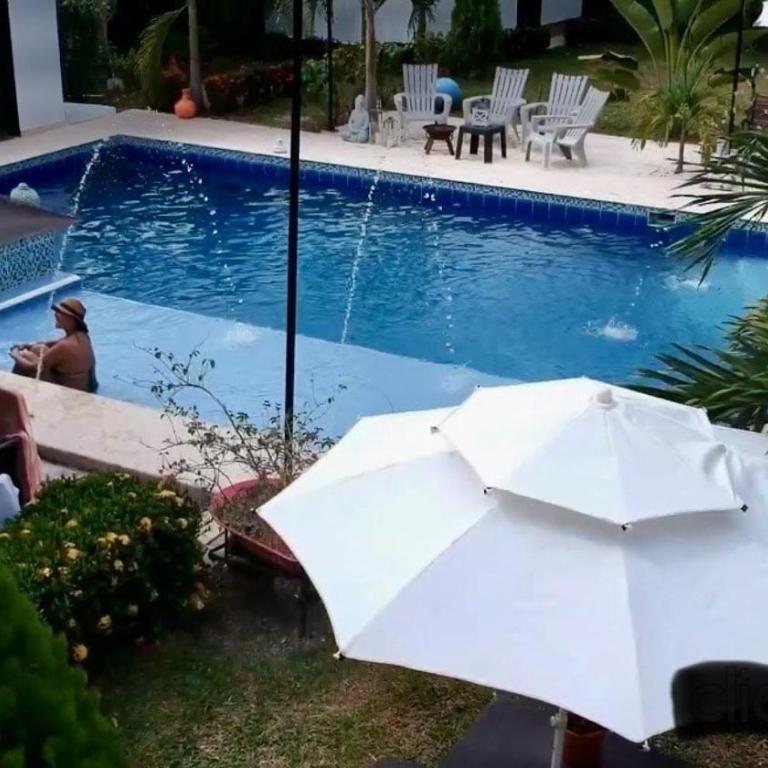 Villa with pool, jacuzzi, Turkish bath, BBQ, kiosk, and green area - Villa - 41