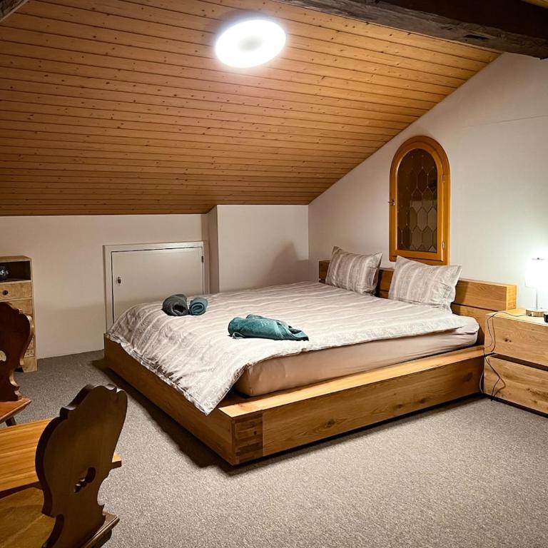 Chalet Maithili Lauterbrunnen -152-Year-Old Majestic Chalet - Chalet - 32