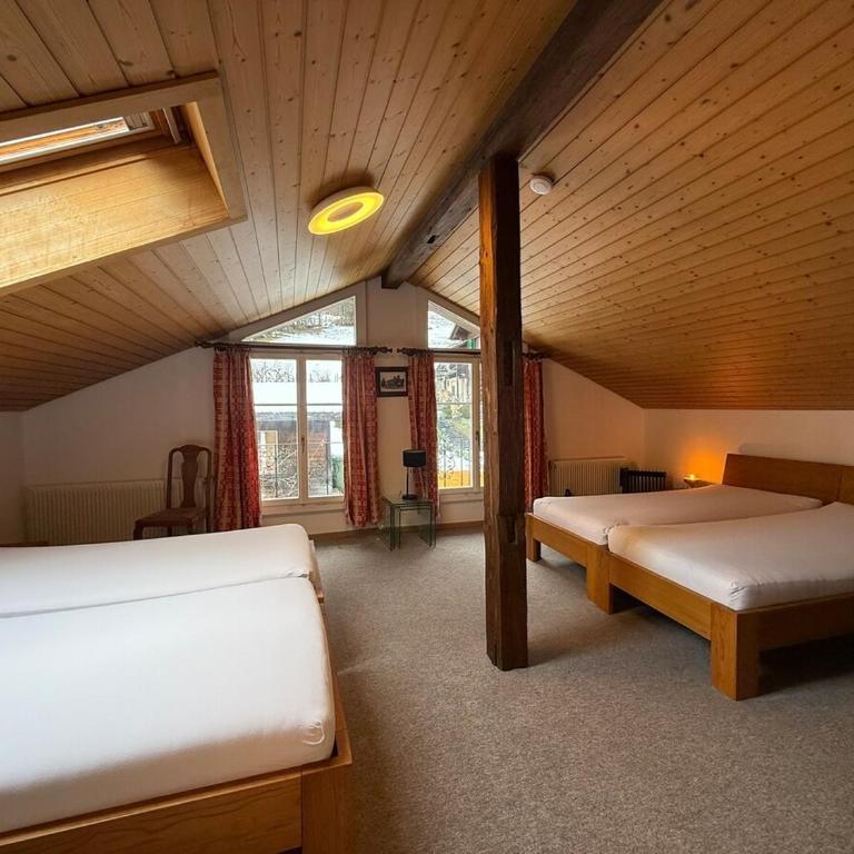 Chalet Maithili Lauterbrunnen -152-Year-Old Majestic Chalet - Chalet - 35
