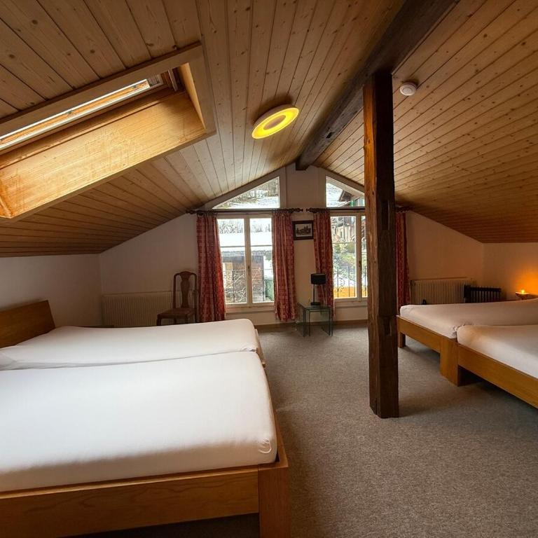 Chalet Maithili Lauterbrunnen -152-Year-Old Majestic Chalet - Chalet - 36