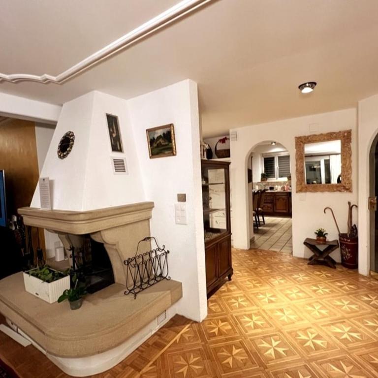 Chalet Maithili Lauterbrunnen -152-Year-Old Majestic Chalet - Chalet - 20