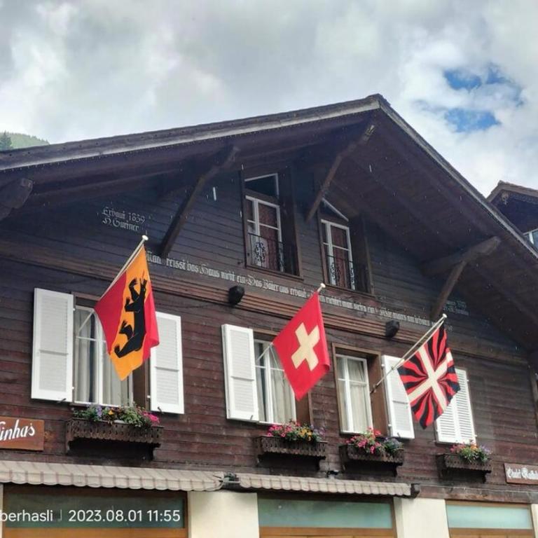 Chalet Maithili Lauterbrunnen -152-Year-Old Majestic Chalet - Chalet - 5