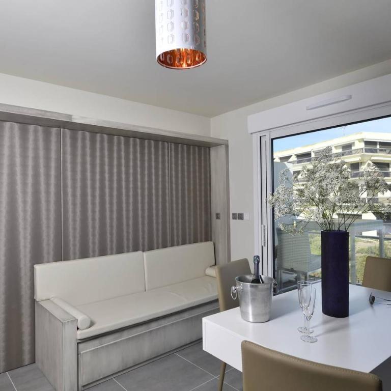 NAUTILIA 202 By AGN - Luxe - 2 personnes "réservé aux couples" - Deluxe One-Bedroom Apartment - 8