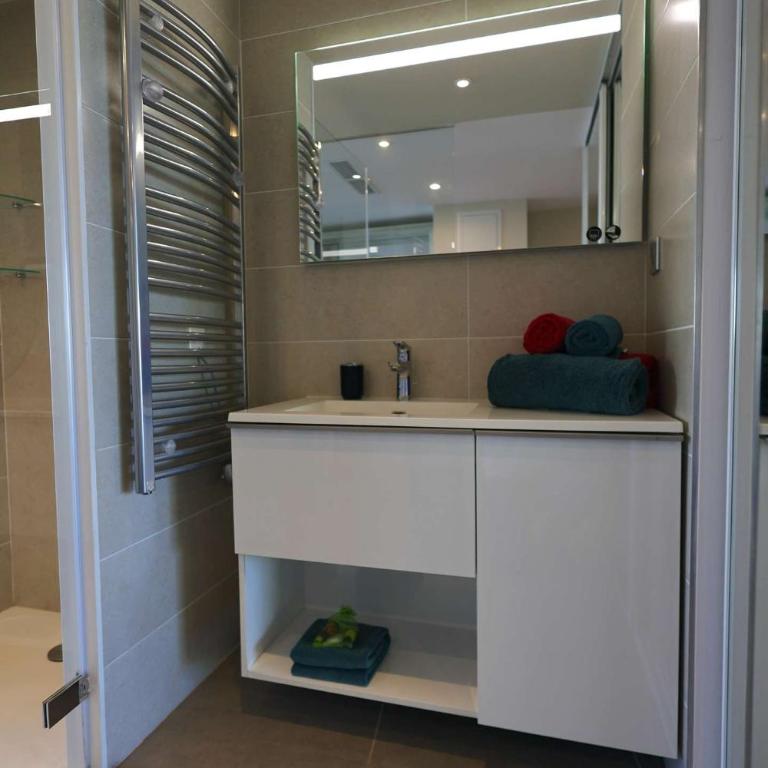 NAUTILIA 202 By AGN - Luxe - 2 personnes "réservé aux couples" - Deluxe One-Bedroom Apartment - 11
