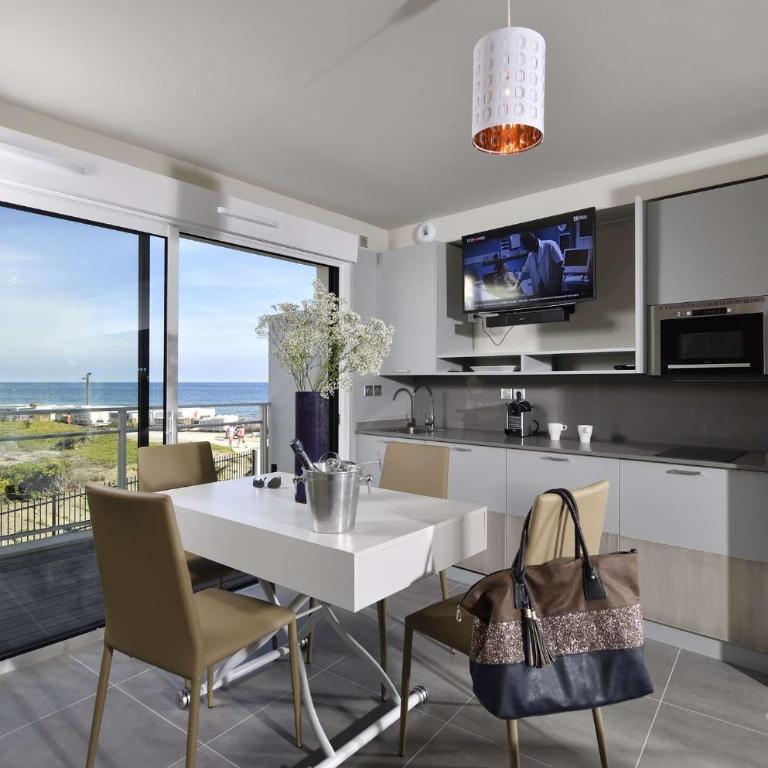 NAUTILIA 202 By AGN - Luxe - 2 personnes "réservé aux couples" - Deluxe One-Bedroom Apartment - 14