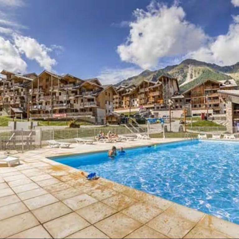 CENTRE DES ORRES 1800 - Appartement 3 chambres - 8 PERSONNES - SUD - Parking - Près de 60m2 hab - Apartment mit 3 Schlafzimmern - 7