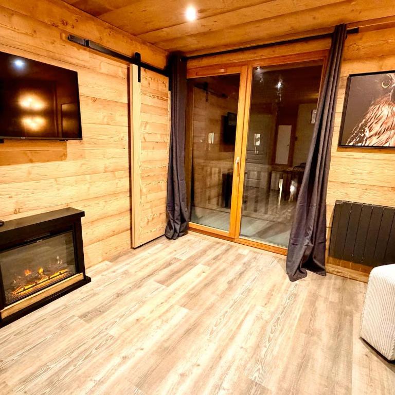CENTRE DES ORRES 1800 - Appartement 3 chambres - 8 PERSONNES - SUD - Parking - Près de 60m2 hab - Apartment mit 3 Schlafzimmern - 22