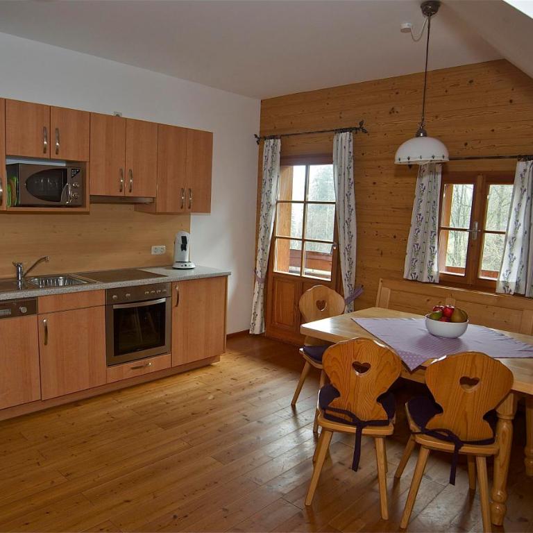 Urlaub am Bauernhof Klein Bachbauer - Three-Bedroom Apartment - 2