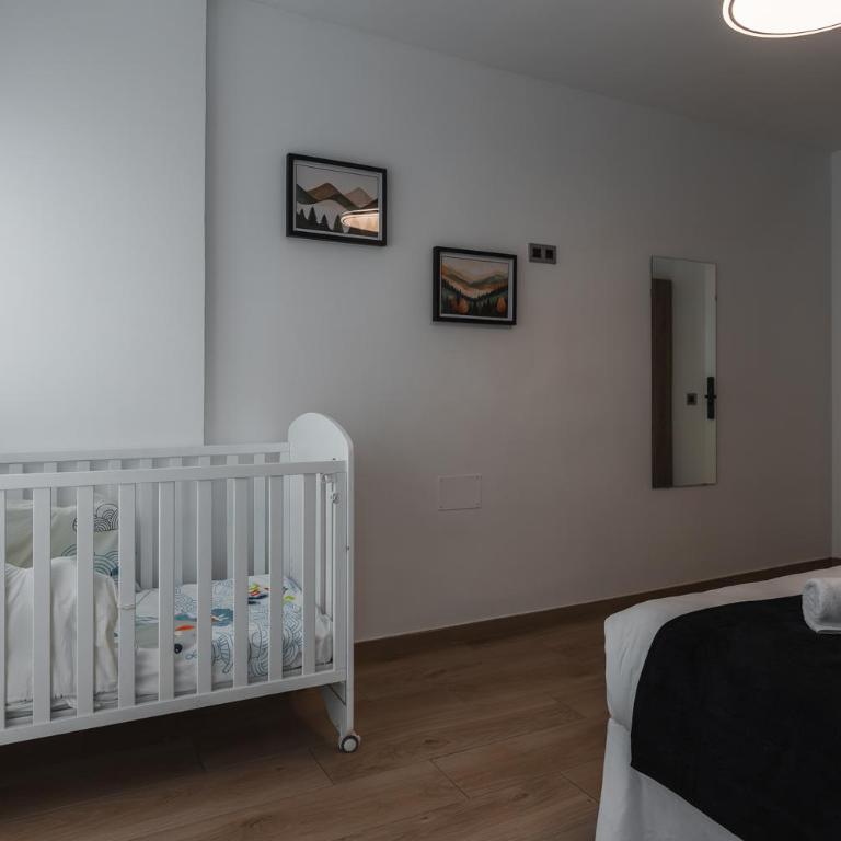tuAnfitrion Plaza de Toros - Three-Bedroom Apartment - 25