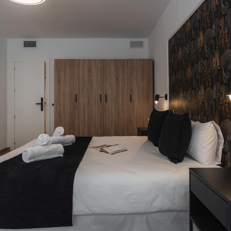 tuAnfitrion Plaza de Toros - Three-Bedroom Apartment - 13