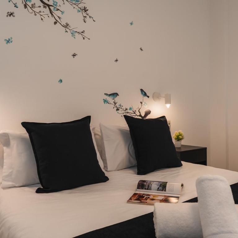 tuAnfitrion Plaza de Toros - Three-Bedroom Apartment - 9