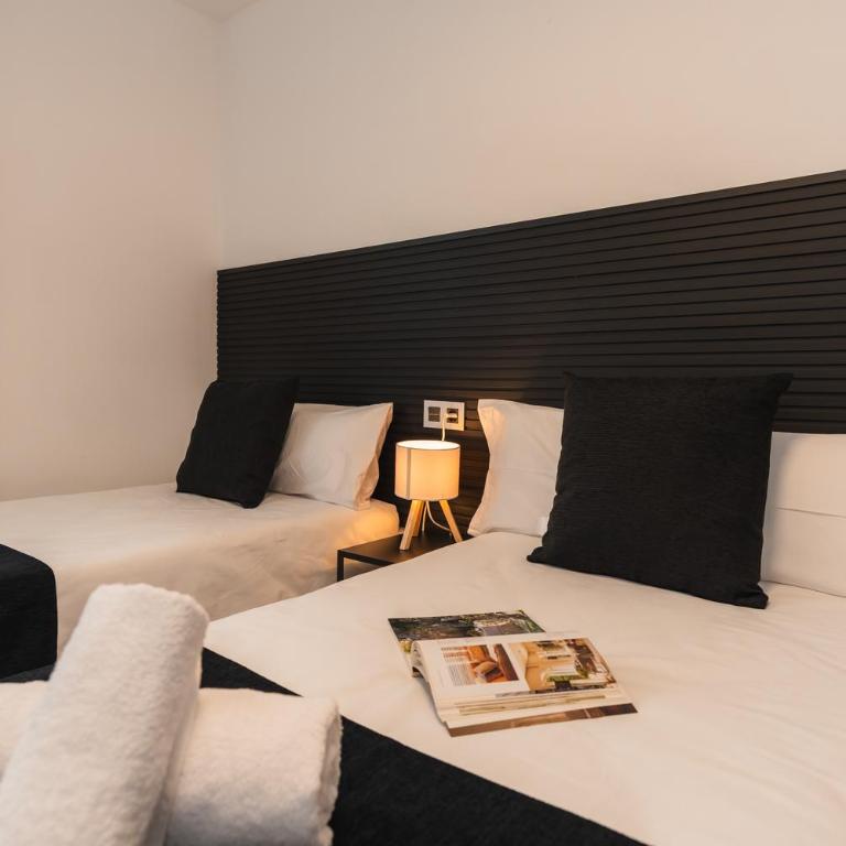 tuAnfitrion Plaza de Toros - Three-Bedroom Apartment - 2