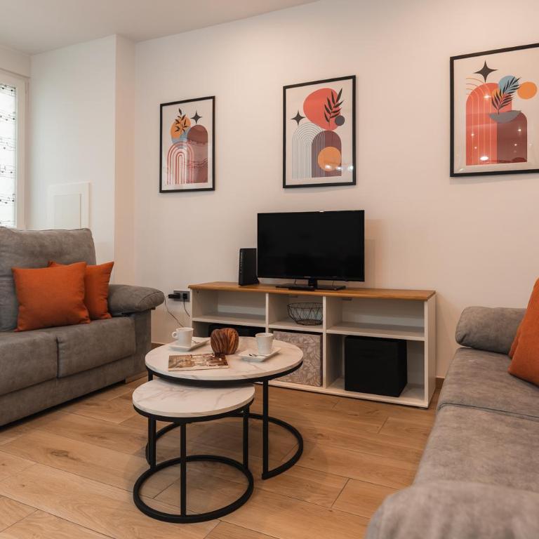 tuAnfitrion Plaza de Toros - Three-Bedroom Apartment - 48