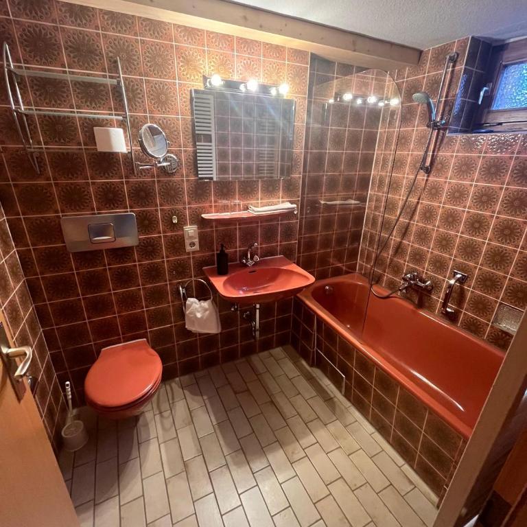 Gästehaus Renn - Zentral in Oberstdorf - Doppelzimmer mit Gartenblick - 5