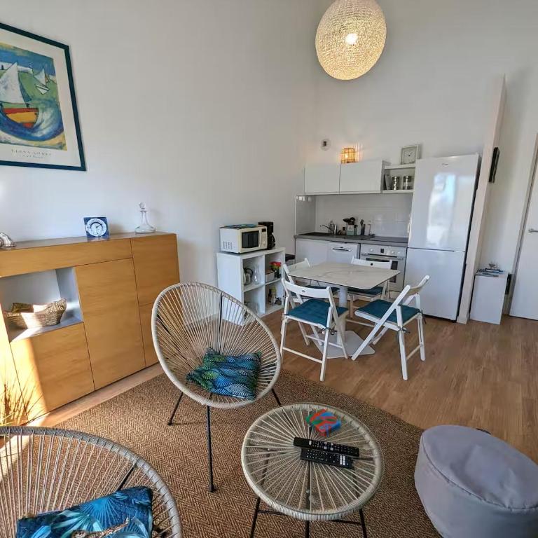 Idéalement situé - Grand appart port Olona 4pers - Appartamento con 2 Camere da Letto - 2