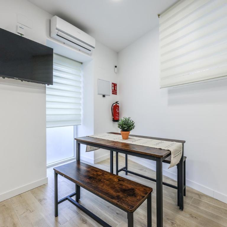 Modern Space for Your Madrid Stay - Two-Bedroom Apartment - 13