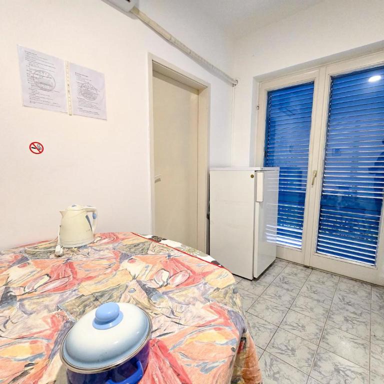 Hostel Budva - Dvokrevetna Soba sa Zasebnim Krevetima - 3