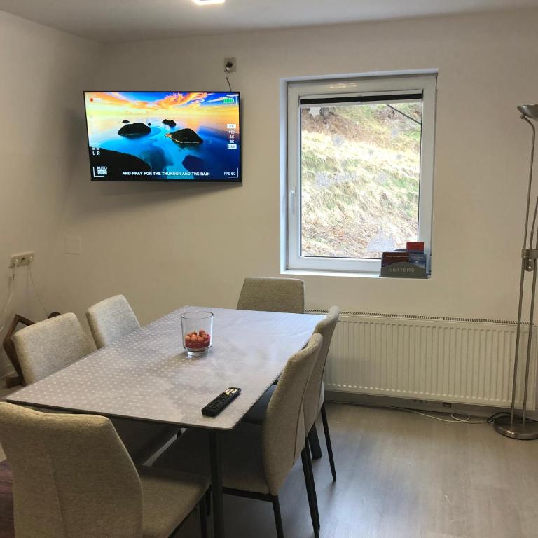 Top Apartment with 2 bedrooms - Two-Bedroom Apartment with River View - 12