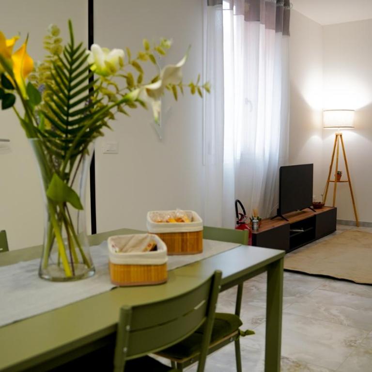 Aurora House, Bologna Fiera con Parcheggio Privato - Appartamento con 2 Camere da Letto - 2