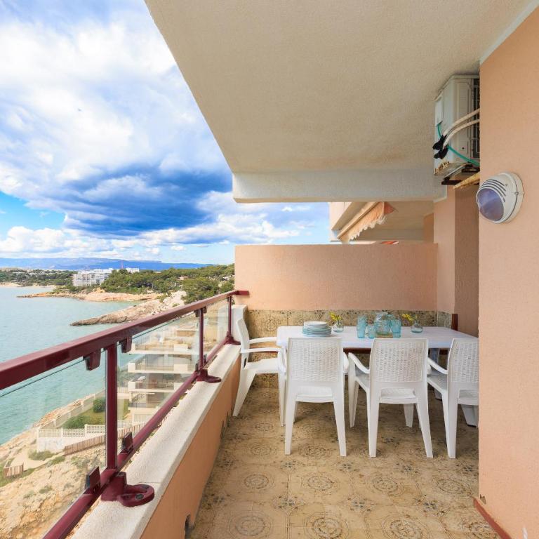 UHC Cantilmar Family Apartments - Four-Room Apartment - 5