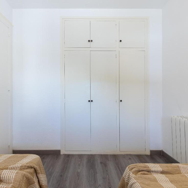 UHC Cantilmar Family Apartments - Four-Room Apartment - 23